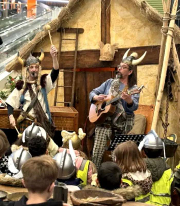 Les Gaulois investissent un centre Leclerc près de Bordeaux avec une exposition immersive