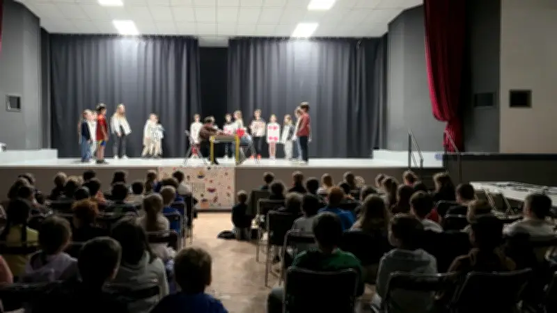 Les élèves de Quissac brillent dans la pièce 'CaRtastrophe' au foyer municipal