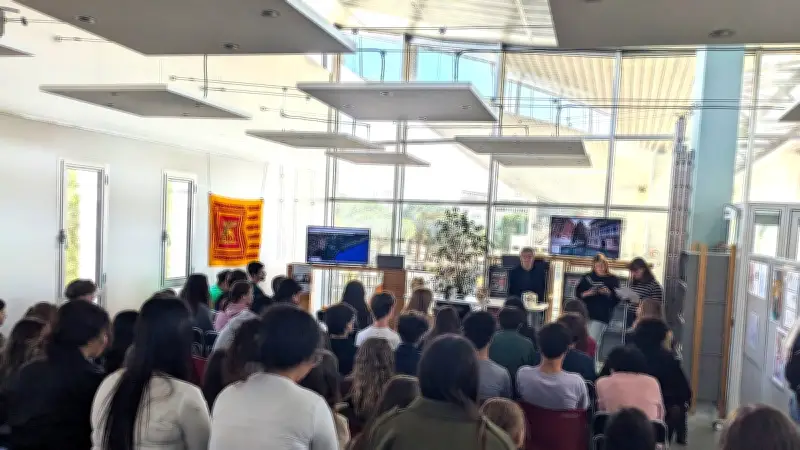 Les lycéens de Castelnau-le-Lez plongent dans l'histoire secrète de Venise avec Alberto Toso Fei