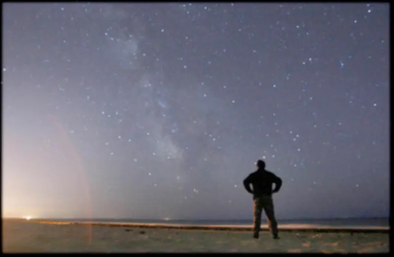 Les Lyrides illuminent le ciel d'avril : un pic d'étoiles filantes à observer