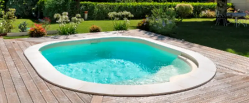 Les mini-bassins de piscine redynamisent le marché à Millau et en Aveyron