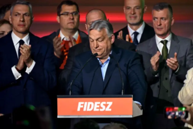 Les politiques français saluent la défaite de Viktor Orban, le RN fait exception