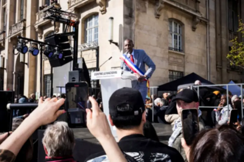 Les racistes se rebiffent : une analyse de Mathieu Lindon sur la montée des discours haineux