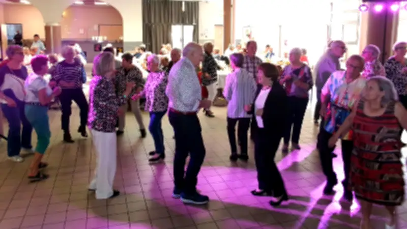 Les seniors d'Anduze en fête : repas et danse au club de la Porte des Cévennes