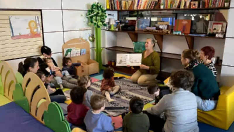 Les tout-petits de Nages découvrent l'équilibre par le jeu au Relais Petite Enfance de Vergèze