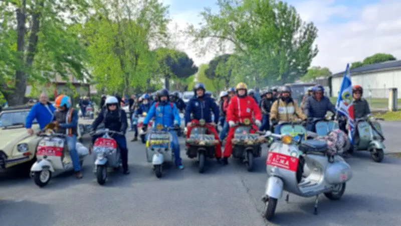 Les Vespa envahissent le bassin d'Arcachon pour un week-end de passion