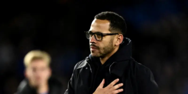 Liam Rosenior limogé par Chelsea trois mois après son arrivée controversée