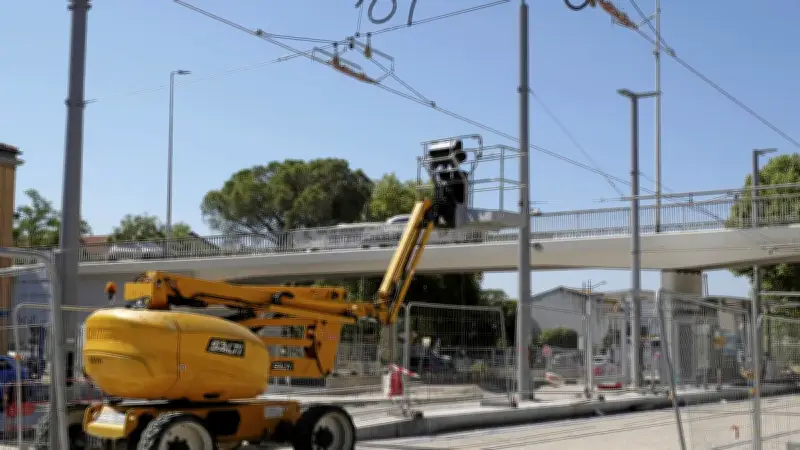 Ligne 5 du tramway de Montpellier : mise sous tension électrique entre Lavérune et le centre