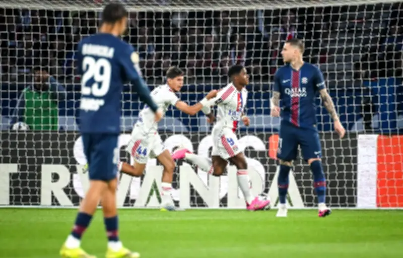 Ligue 1 : Lens et Lyon resserrent l'étau sur le PSG, l'OM dévisse