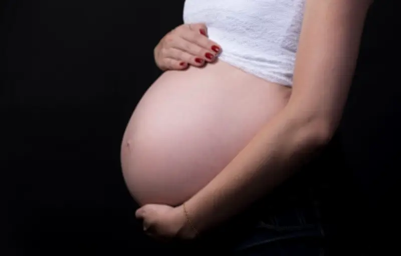 L'influenceuse Jessie Inchauspé conseille 4 œufs par jour aux femmes enceintes, les experts alertent