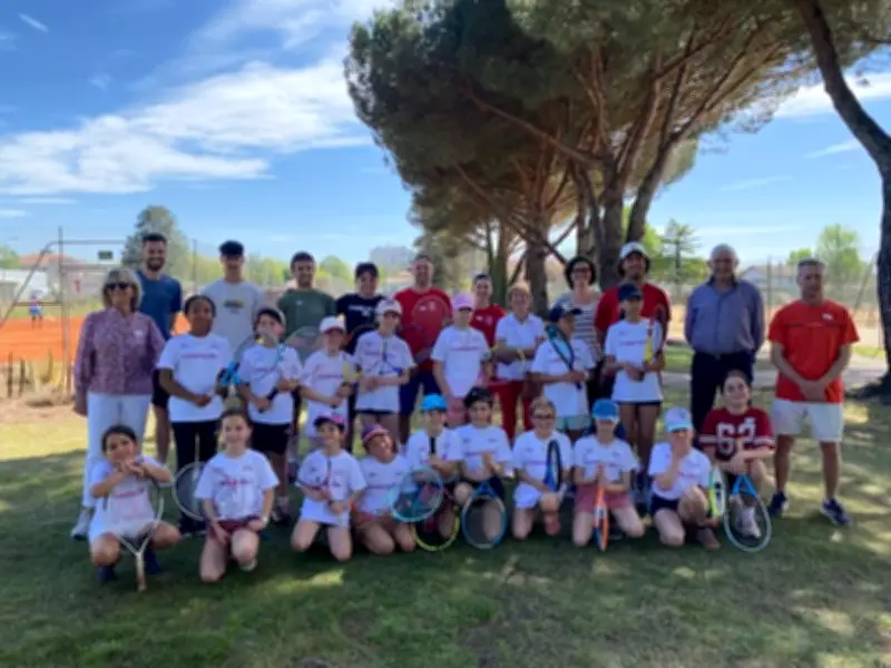 L'initiative 'En Avant les filles !' réunit des jeunes joueuses de tennis à Dax