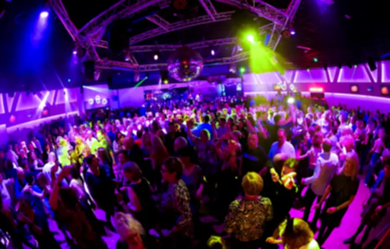 Lituanie : un plan inédit mêlant fiscalité et rénovation de discothèques pour relancer la natalité