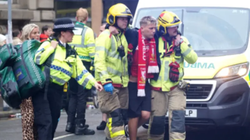 Liverpool : une voiture fonce dans la foule lors de la parade du titre