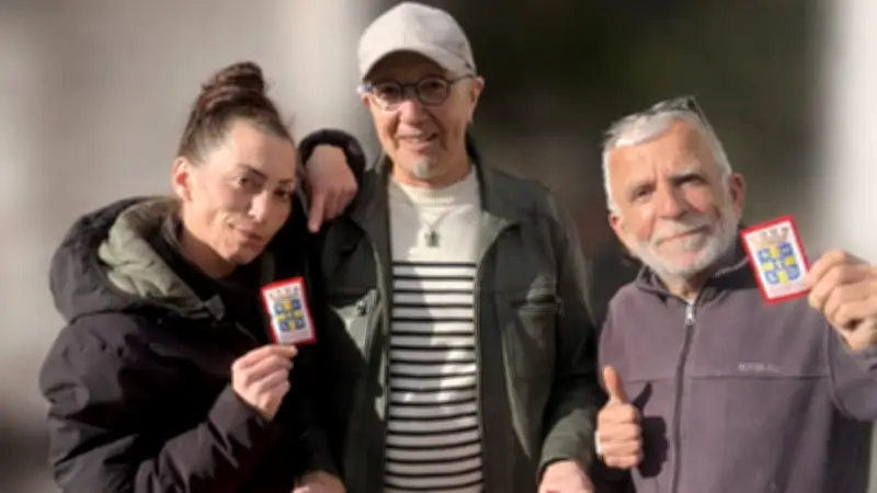 Lodève : des blasons vintage vendus pour soutenir le Réveil Lodévois et France Choroïdérémie