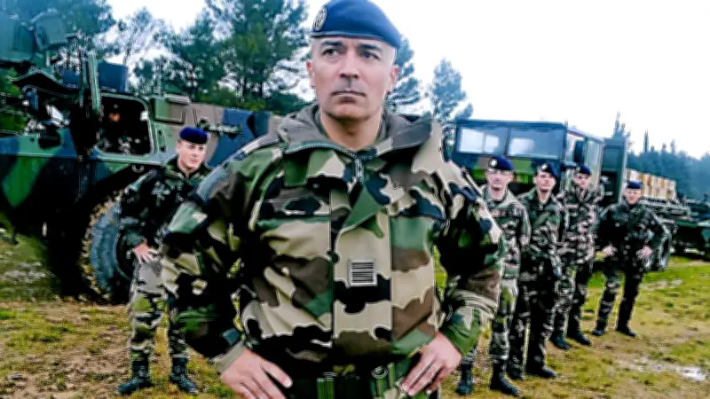 Logistique de l'opération Serval au Mali : préparation au camp des Garrigues à Nîmes