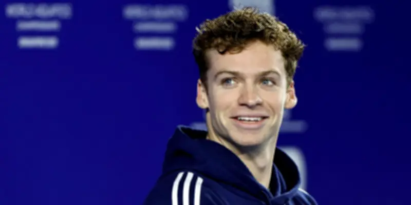 Léon Marchand prépare son retour dans les bassins français à l'été 2026