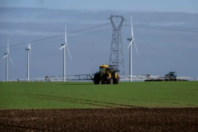 L'État crée des instances départementales pour coordonner les contrôles agricoles