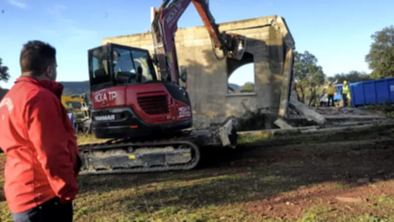 Lutte contre la cabanisation : l'État intensifie les démolitions dans l'Hérault