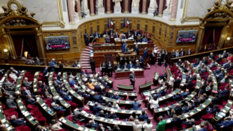 Lutte contre la fast fashion : pénalités, publicité interdite, le texte voté au Sénat