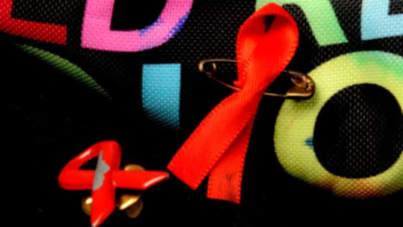 Lutte contre le sida : financements en baisse, le combat se réinvente