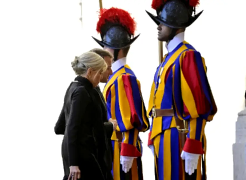 Macron au Vatican : une délégation cléricale et identitaire, un accroc à la laïcité