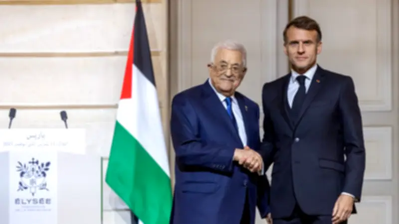Macron et Abbas : Hamas écarté, aide de 100 millions et État palestinien