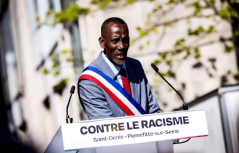 Macron et le maire LFI Bagayoko se croisent à Saint-Denis : un échange sous tension ?