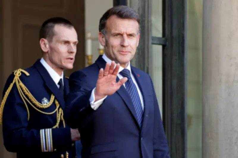 Macron réunit 500 maires pour soutenir les élus face aux violences croissantes