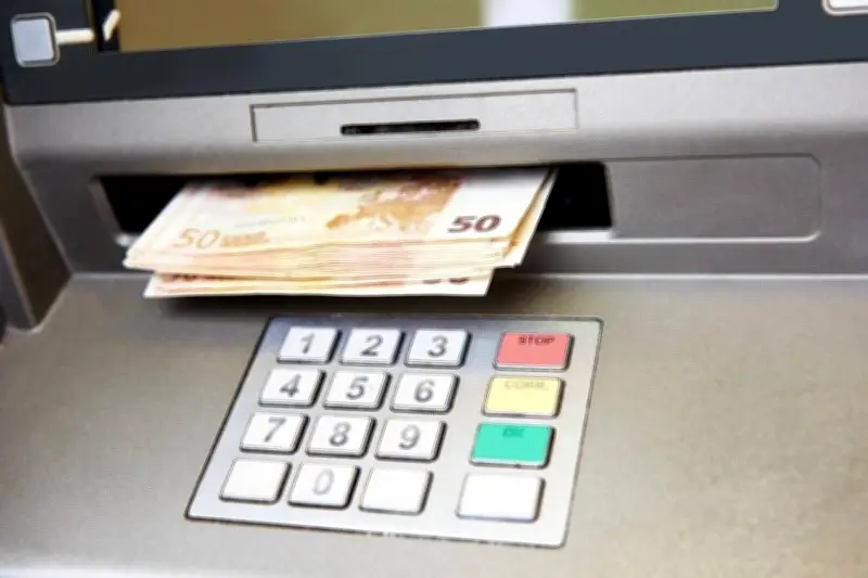 Mai 2026 : hausses des impôts, gaz, aides carburants et repas à 1€ étudiant