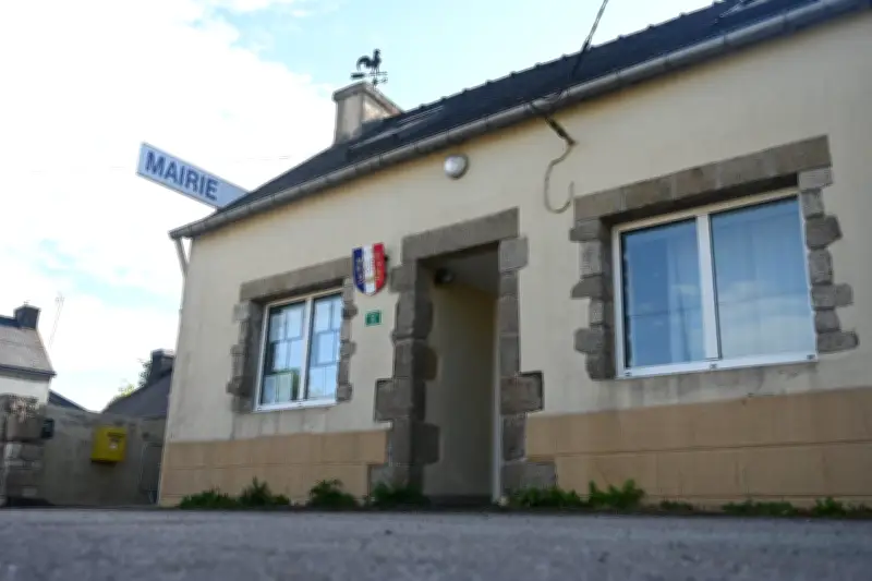 Maire breton de 27 ans en garde à vue pour viols et viols sur mineurs