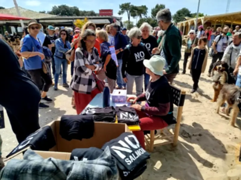 Manifestations contre l'élevage de saumons au Verdon