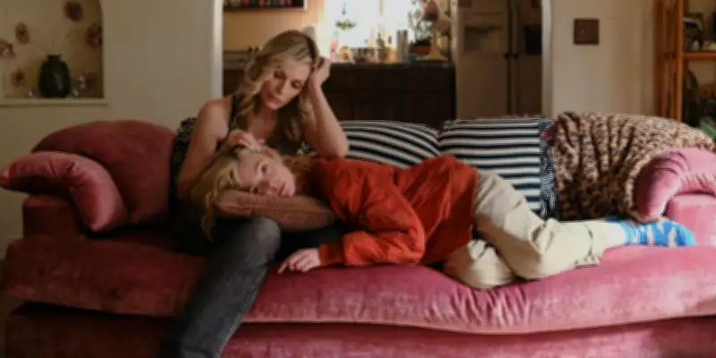 Margo en difficultés financières sur Apple TV+ : une comédie familiale sexy avec Elle Fanning