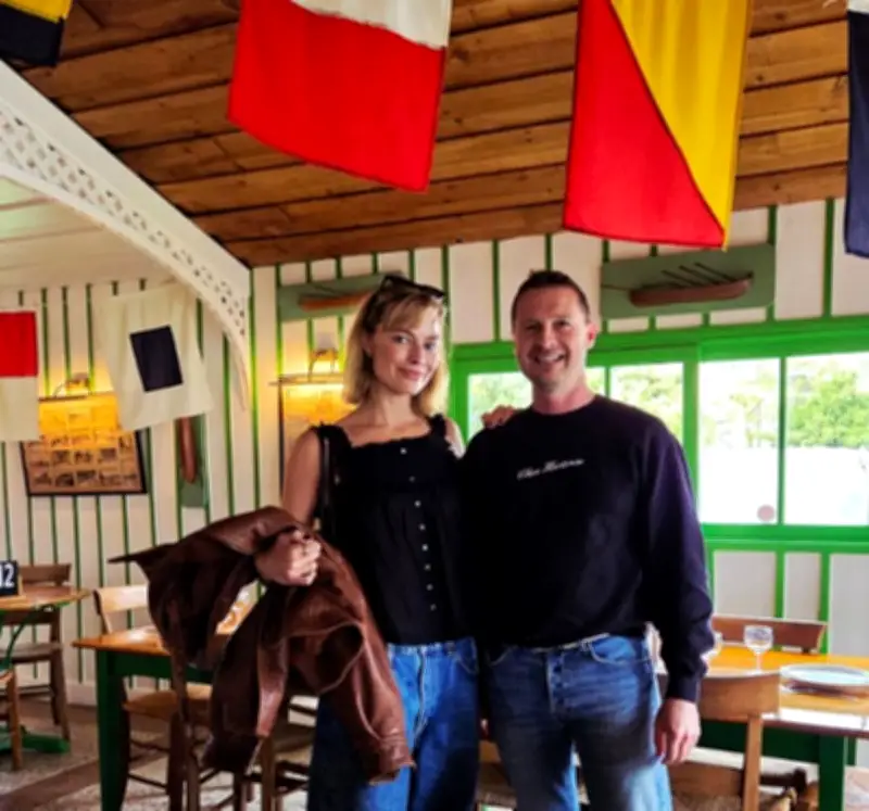 Margot Robbie, star australienne, surprise les clients du Cap Ferret