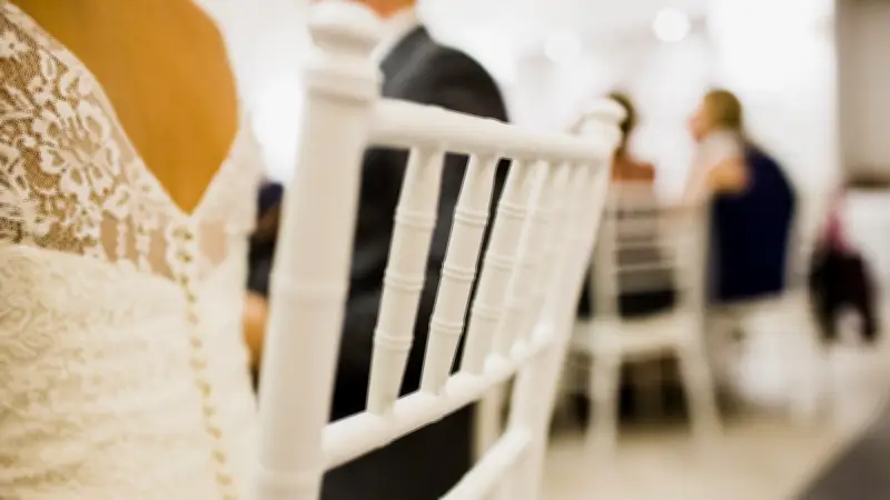 Mariage transformé en cauchemar : tirs et enlèvement dans une salle des fêtes de la Marne