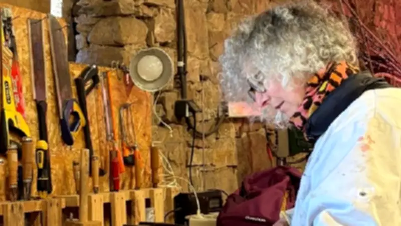 Marianne lance un atelier partagé de travail du bois à Marnhagues-et-Latour