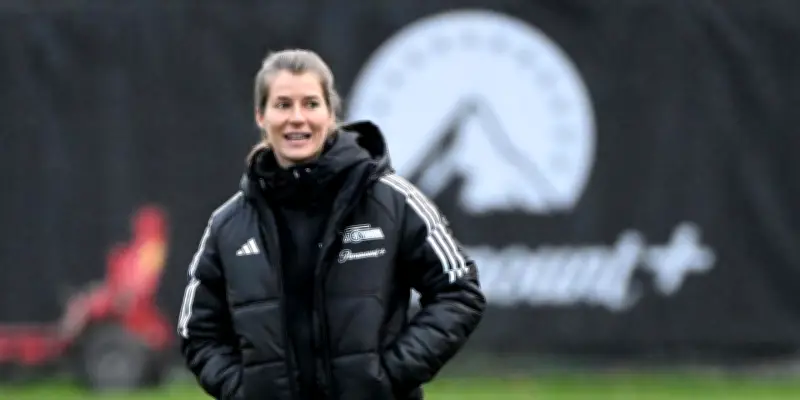 Marie-Louise Eta nommée entraîneuse de l'Union Berlin, une première historique en Bundesliga