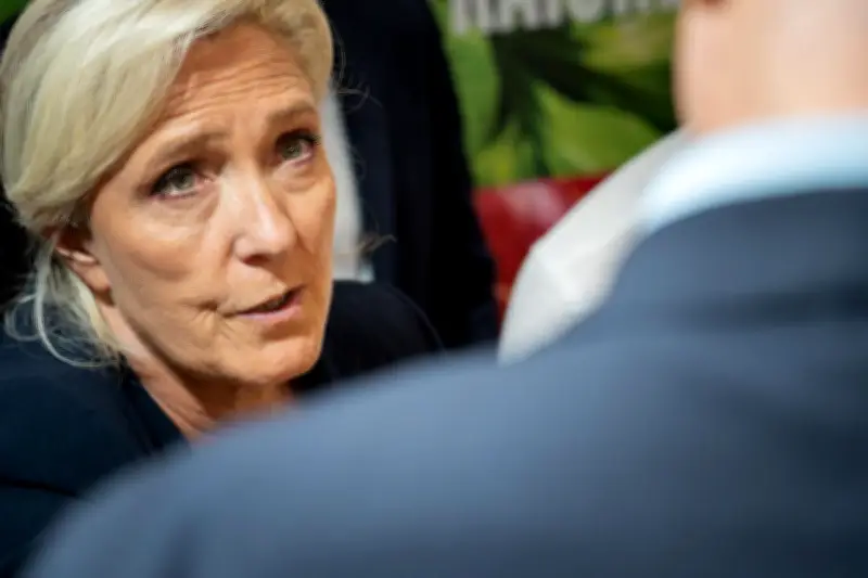 Marine Le Pen et Bernard Arnault réunis lors d'un dîner secret avec les grands patrons