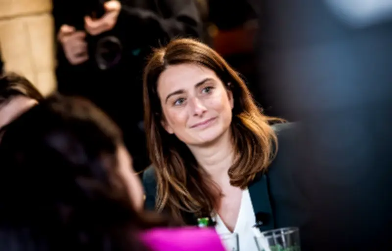 Marine Tondelier répond aux critiques sur sa grossesse et défend les femmes