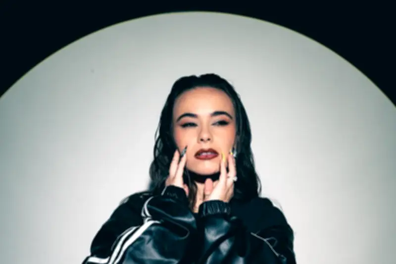 Mary Milton, révélée par The Voice, rejoint Amel Bent sur scène au Dôme de Marseille