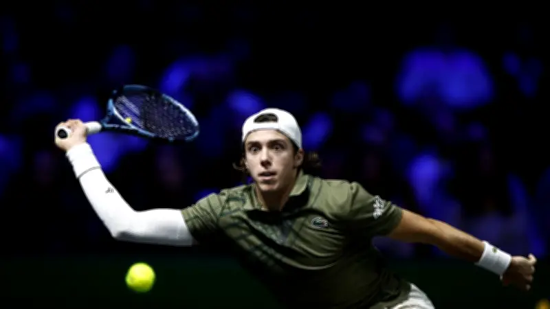 Masters 1000 Paris : Arthur Cazaux, roi du tie-break, file au second tour