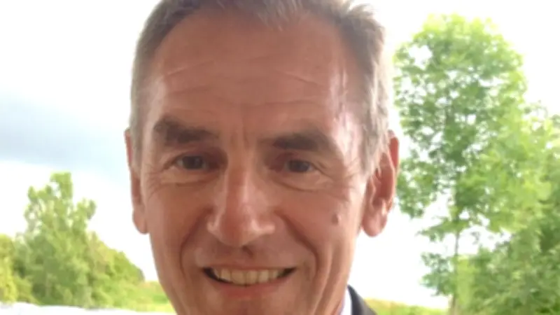 Mathieu Beck révèle l'héritage quotidien d'Einstein à La Grande-Motte