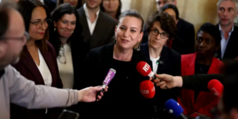 Mathilde Panot invitée de Questions politiques : suivez l'émission en direct