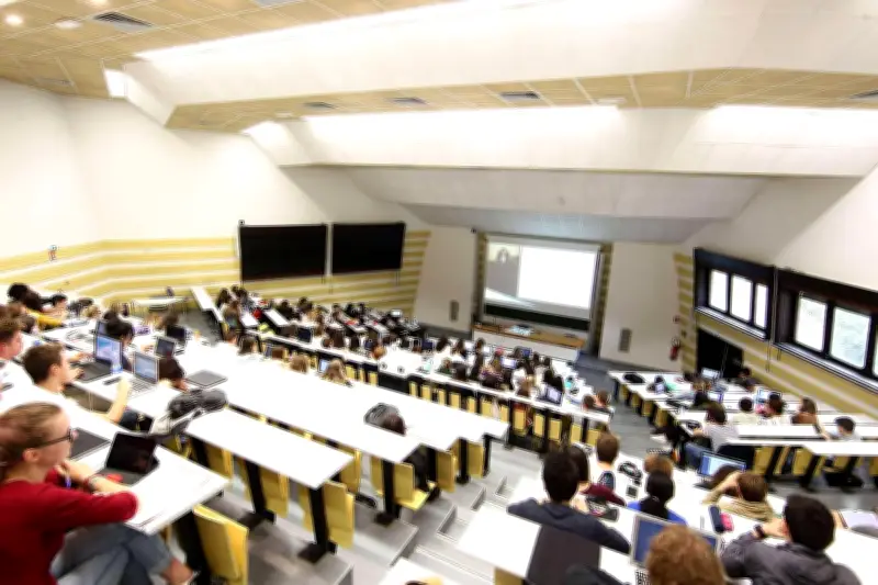 Médecines alternatives dans les universités : l'inquiétude des professionnels face à la prolifération des diplômes