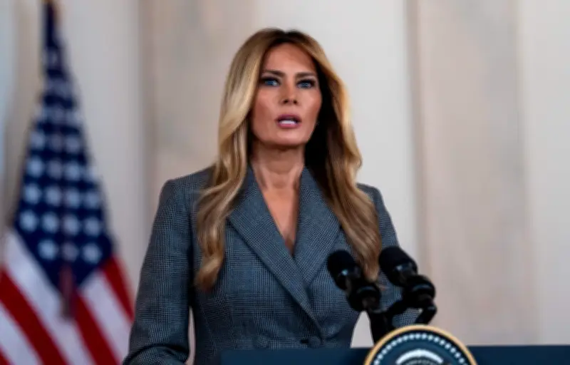 Melania Trump rompt le silence pour démentir tout lien avec Jeffrey Epstein