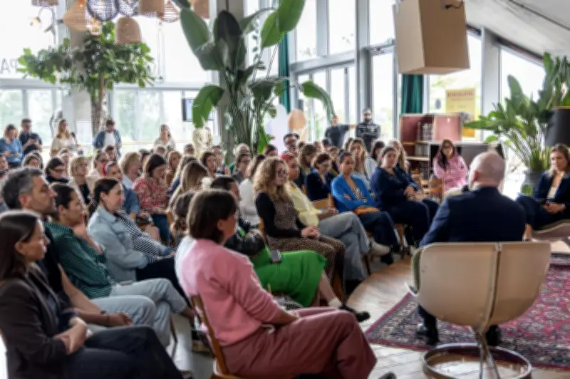 Meta à Bordeaux : 60 parents formés aux outils de supervision numérique