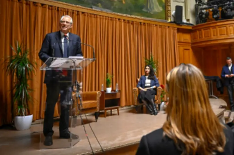 Michel-Edouard Leclerc et Dominique de Villepin : des échanges politiques discrets révélés