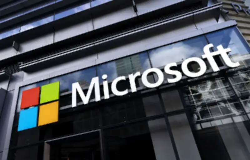 Microsoft investit 10 milliards de dollars au Japon pour booster l'IA et le cloud