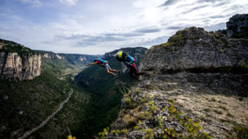 Millau, capitale du base jump, célébrée dans un documentaire contemplatif