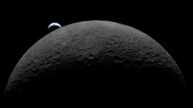 Mission Artémis 2 : les astronautes dévoilent des images époustouflantes de la Lune et de la Terre