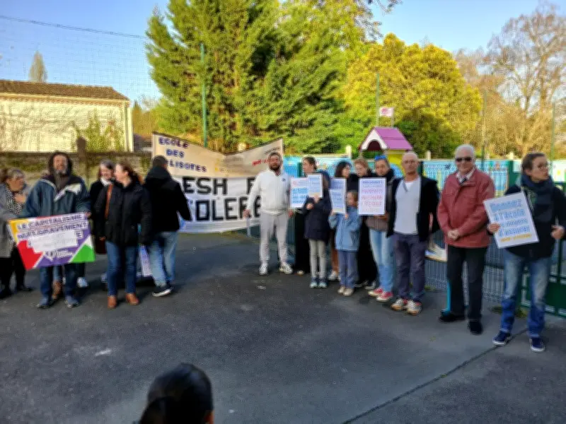 Mobilisation à l'école La Ronde-des-Platanes contre la fermeture d'une classe